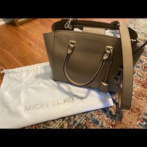 Authentic Next to New Michael Kors LG Benning